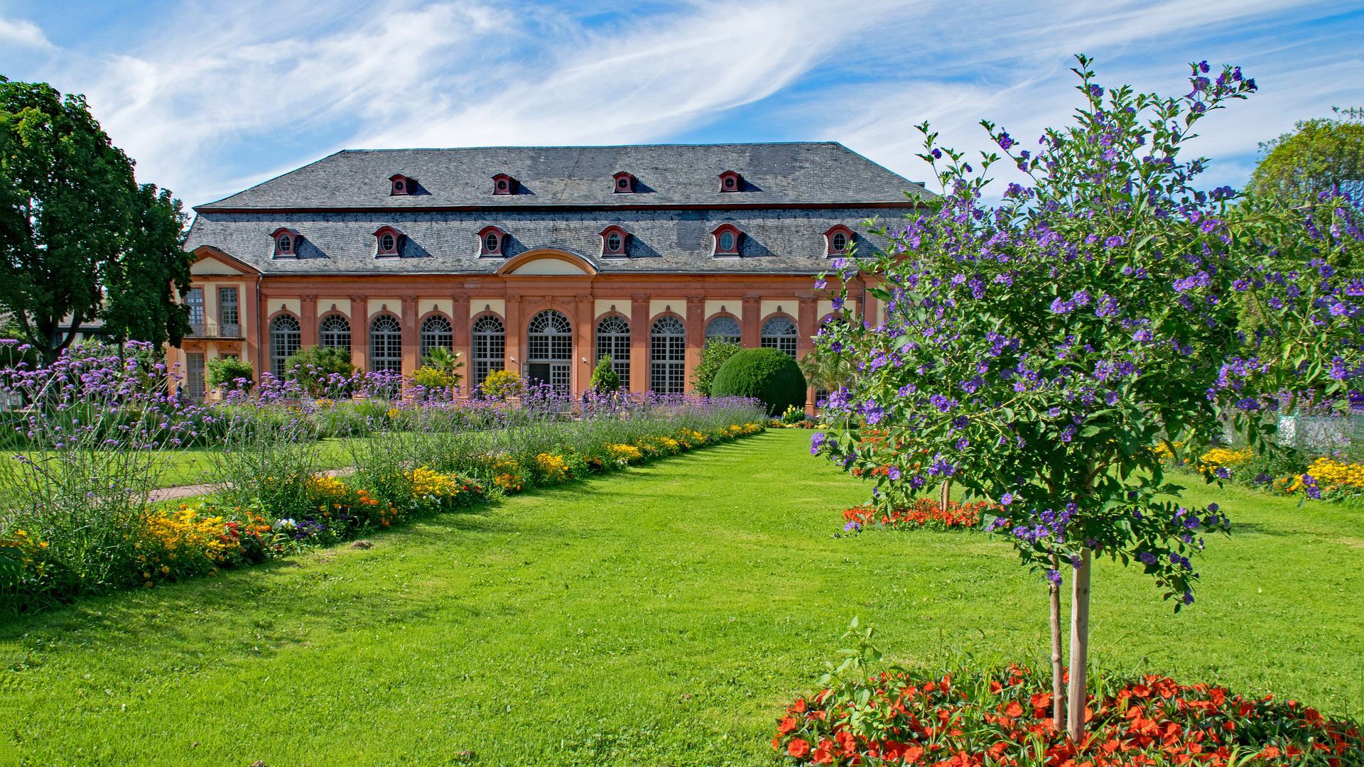 Die Orangerie in Darmstadt &ndash; nur 50 Meter von den Abschiedsr&auml;umen entfernt