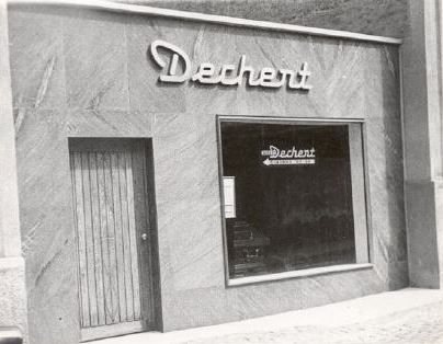 Sargausstellung, Schaufenster