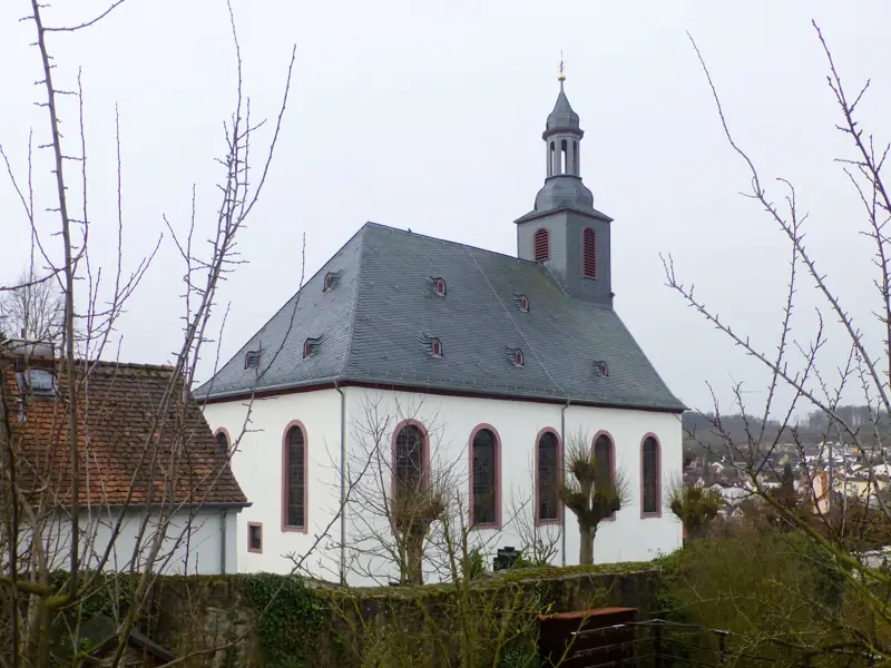 Evangelische Kirche Ober-Ramstadt auf dem Alten Friedhof, Seitenansicht