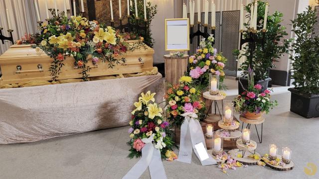 7702 DECHERT Bestattungen